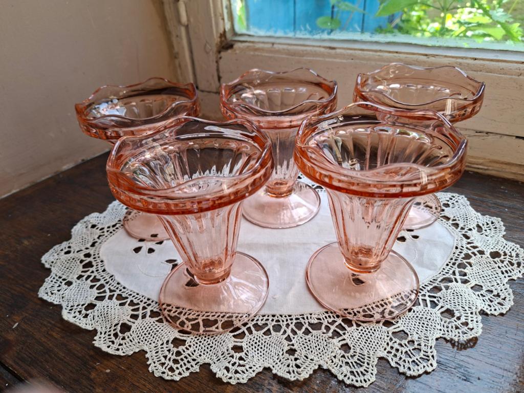 Set van 5  franse Vintage Roze Glazen IJscoupes, Antiek en Kunst, Antiek | Glas en Kristal, Ophalen of Verzenden