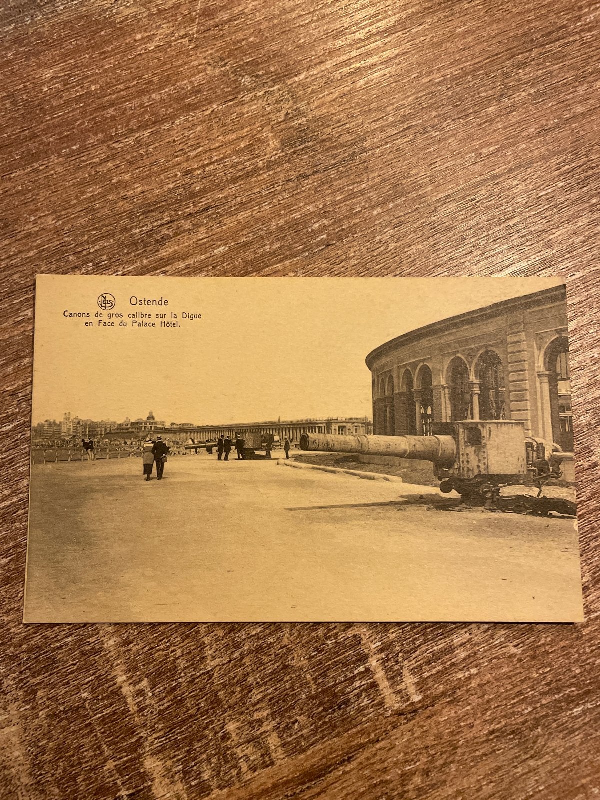Oostende: Kanonnen op de dijk voor het Palace Hotel, Verzamelen, Ophalen of Verzenden, 1920 tot 1940, Gelopen, West-Vlaanderen