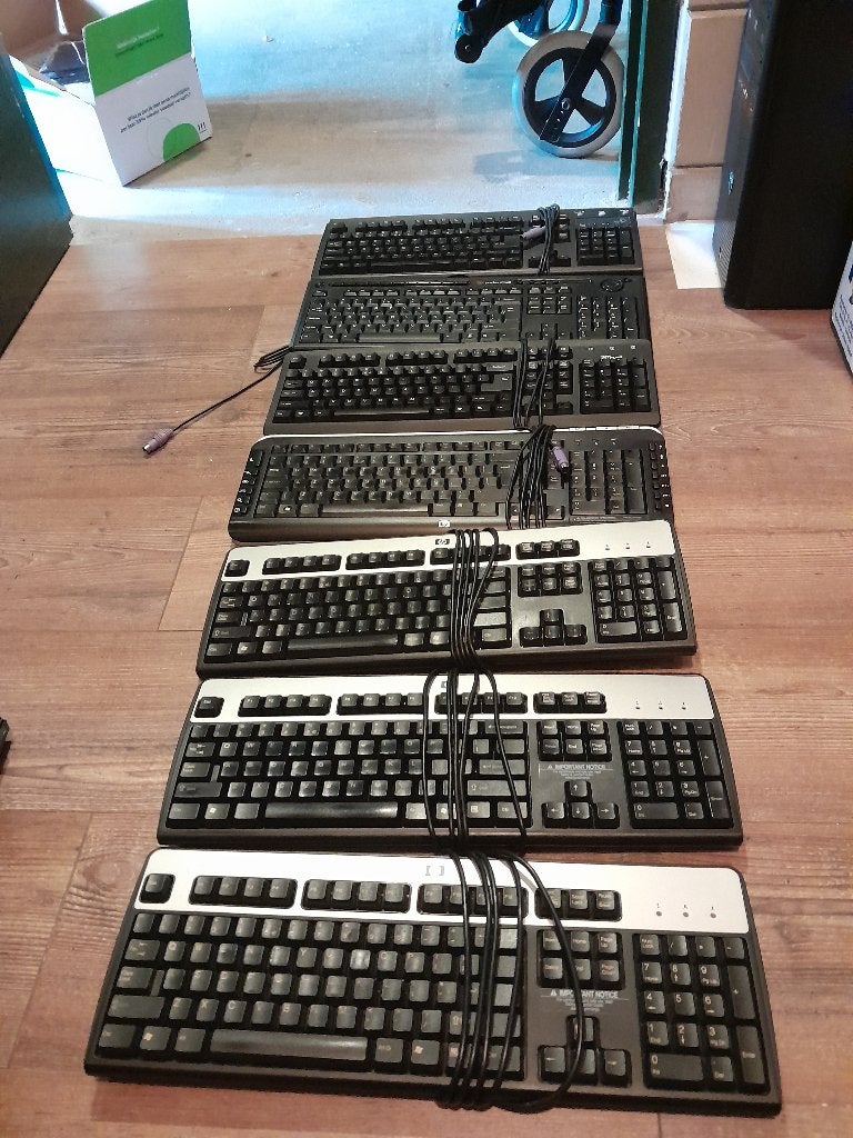 Diverse toetsenborden en muizen met ps2 aansluiting, Overige merken, Gebruikt, Ophalen of Verzenden, Qwerty
