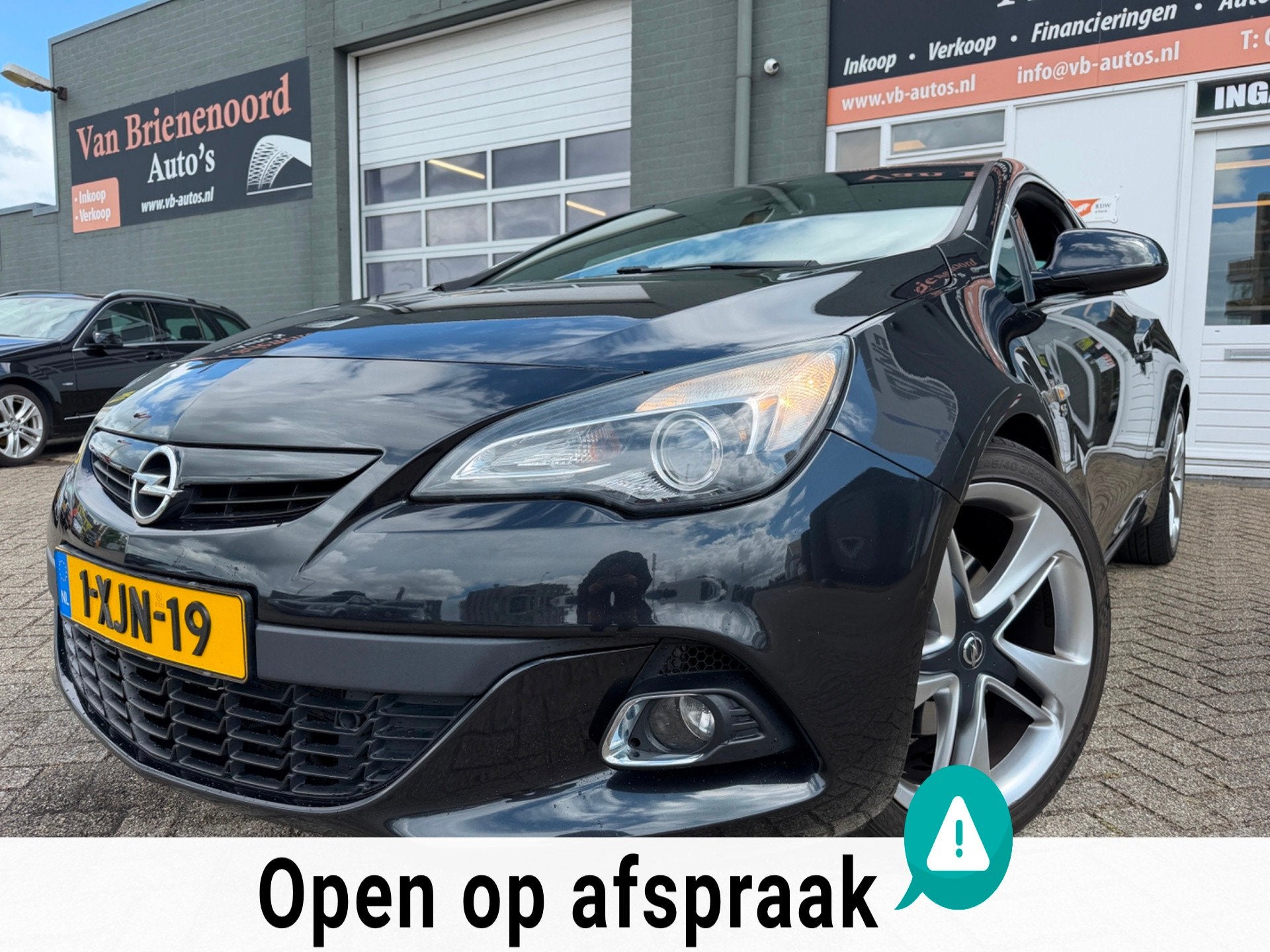 Opel Astra GTC 1.6 Turbo Sport met leer en parkeersensoren e, Auto's, Voorwielaandrijving, Euro 5, Gebruikt, Zwart