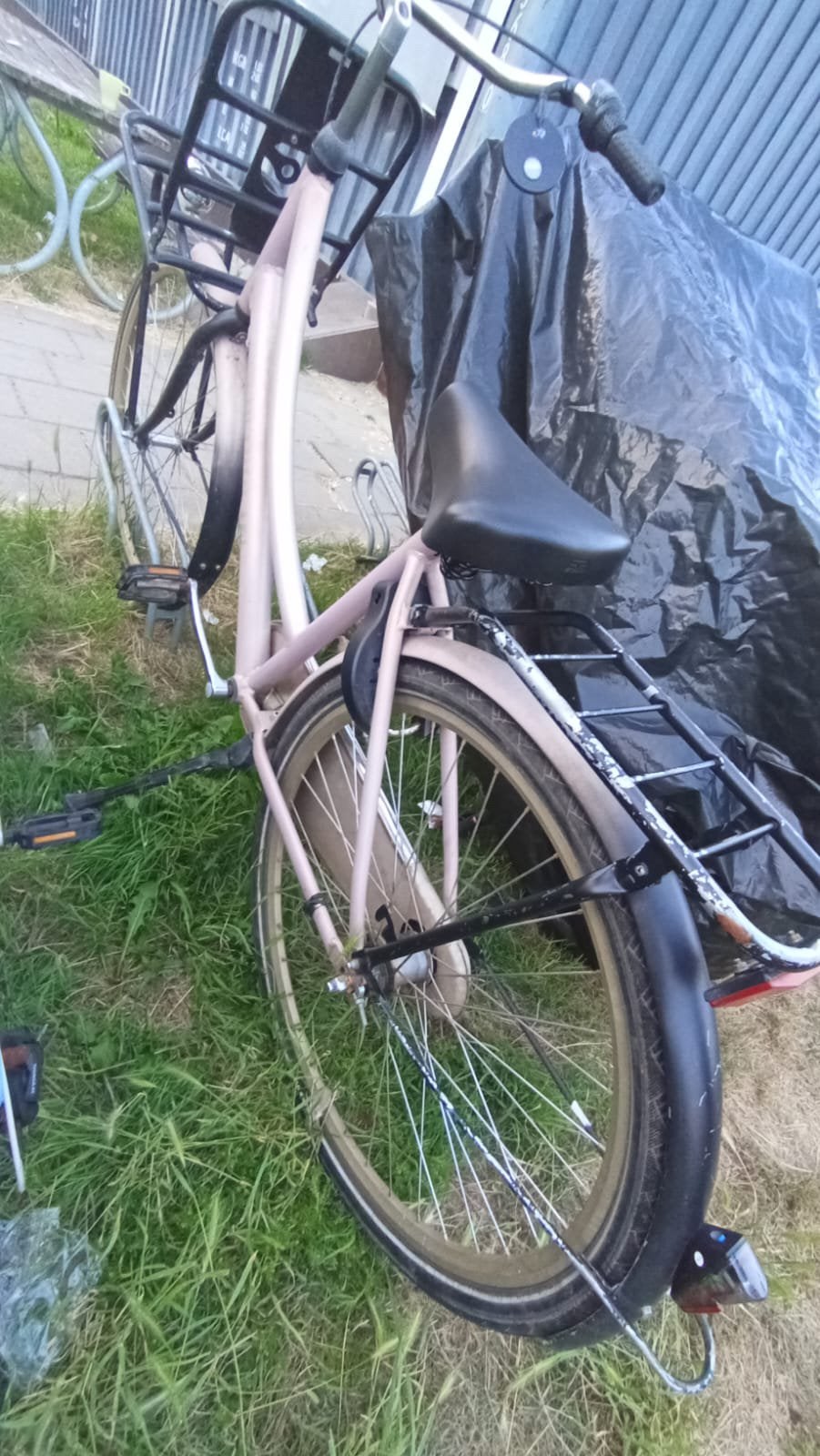 Pink bicycle, 28 inches,, Fietsen en Brommers, Fietsen | Dames | Omafietsen, Ophalen, Zo goed als nieuw