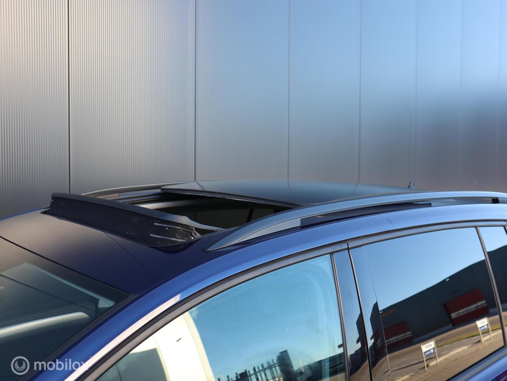 Volkswagen Touran 1.2 TSI 110 PK H6 Panodak|DonkerGlas|PDC V, Voorwielaandrijving, Stof, Gebruikt, 4 cilinders
