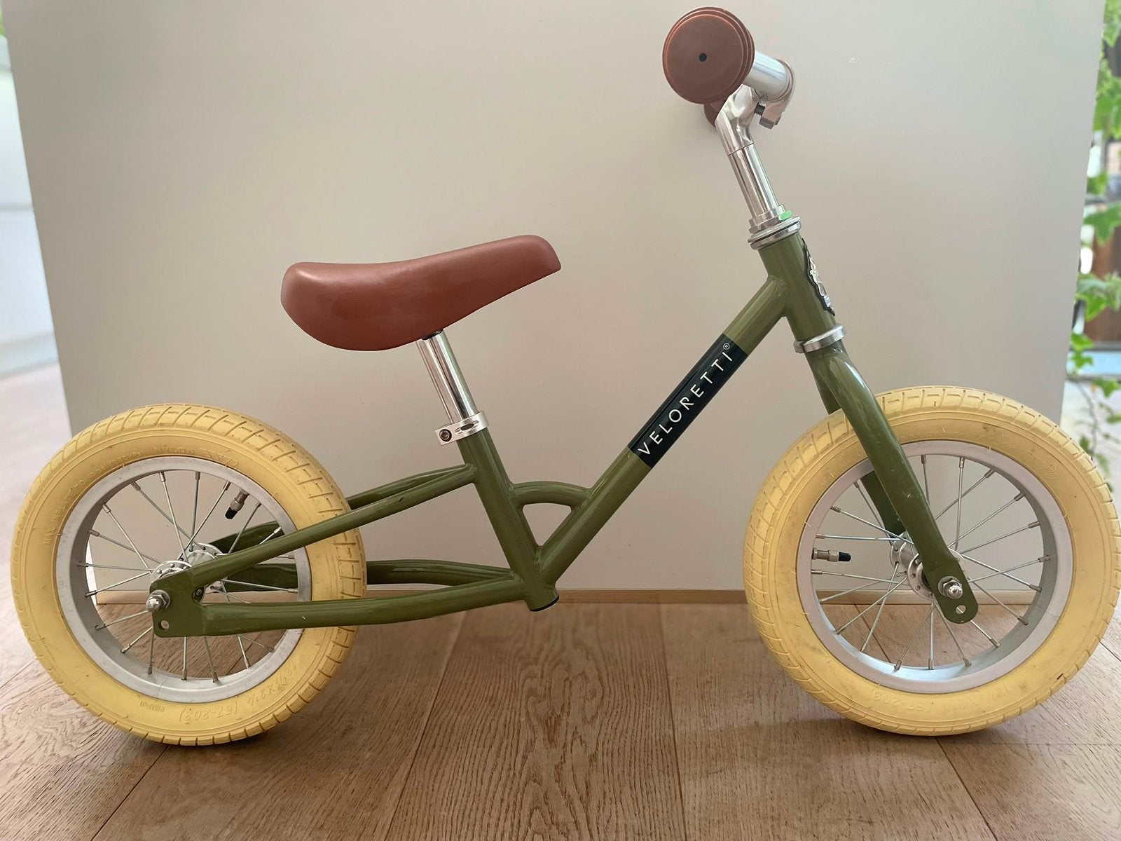 Veloretti loopfiets olijfgroen zonder mandje, Ophalen of Verzenden, Zo goed als nieuw, Minder dan 16 inch