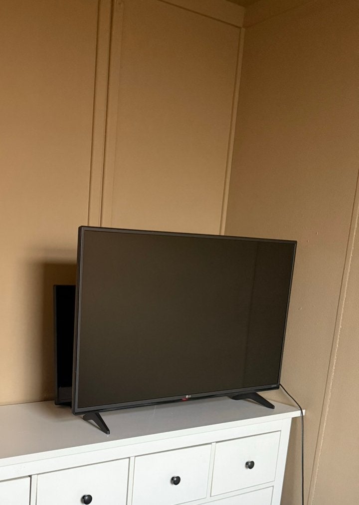 LG tv 43inch, Ophalen, 50 Hz, Zo goed als nieuw, 100 cm of meer