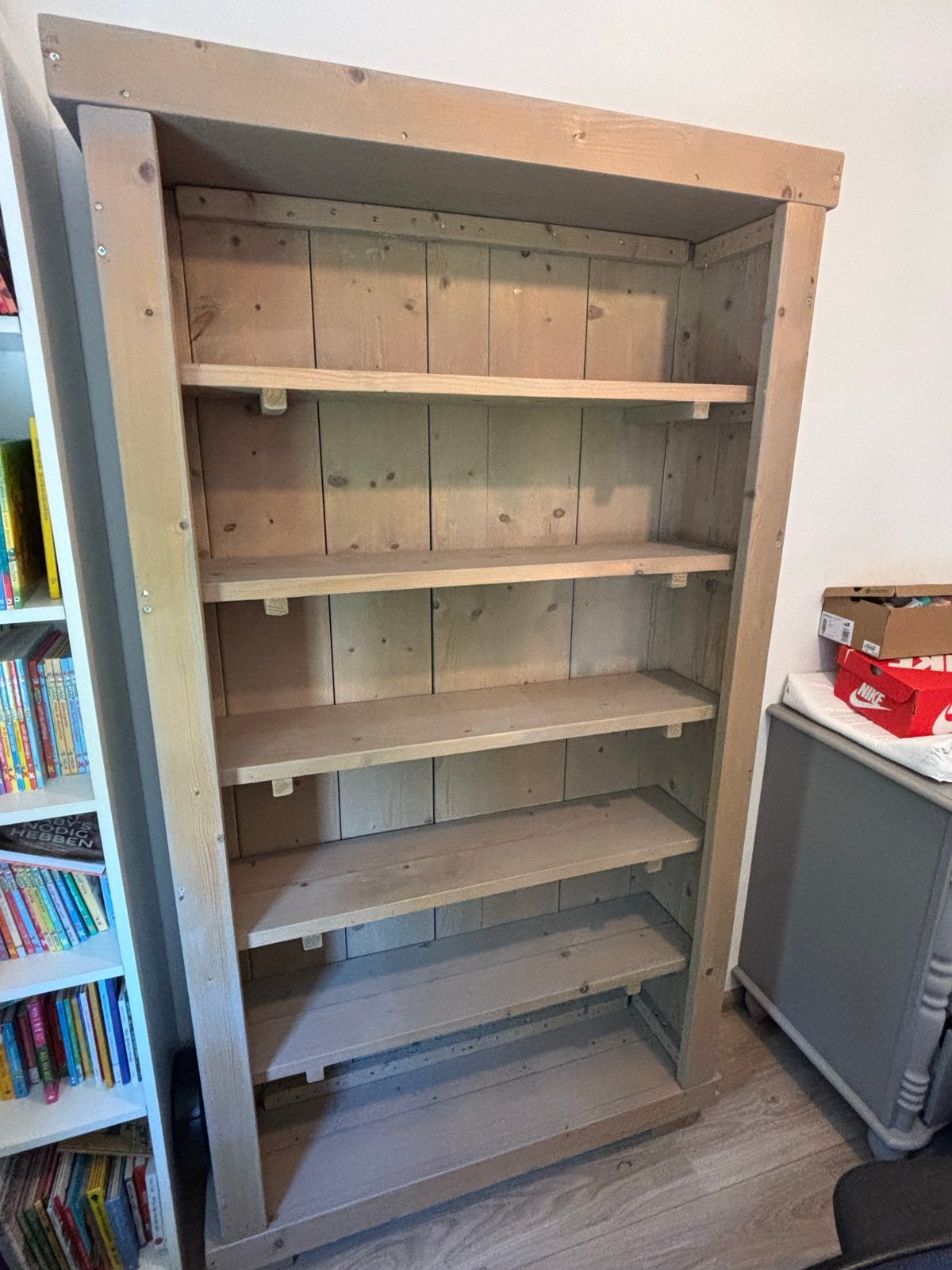 Robuuste steigerhouten boekenkast met 6 planken, Ophalen, Met plank(en), Gebruikt, 100 tot 150 cm