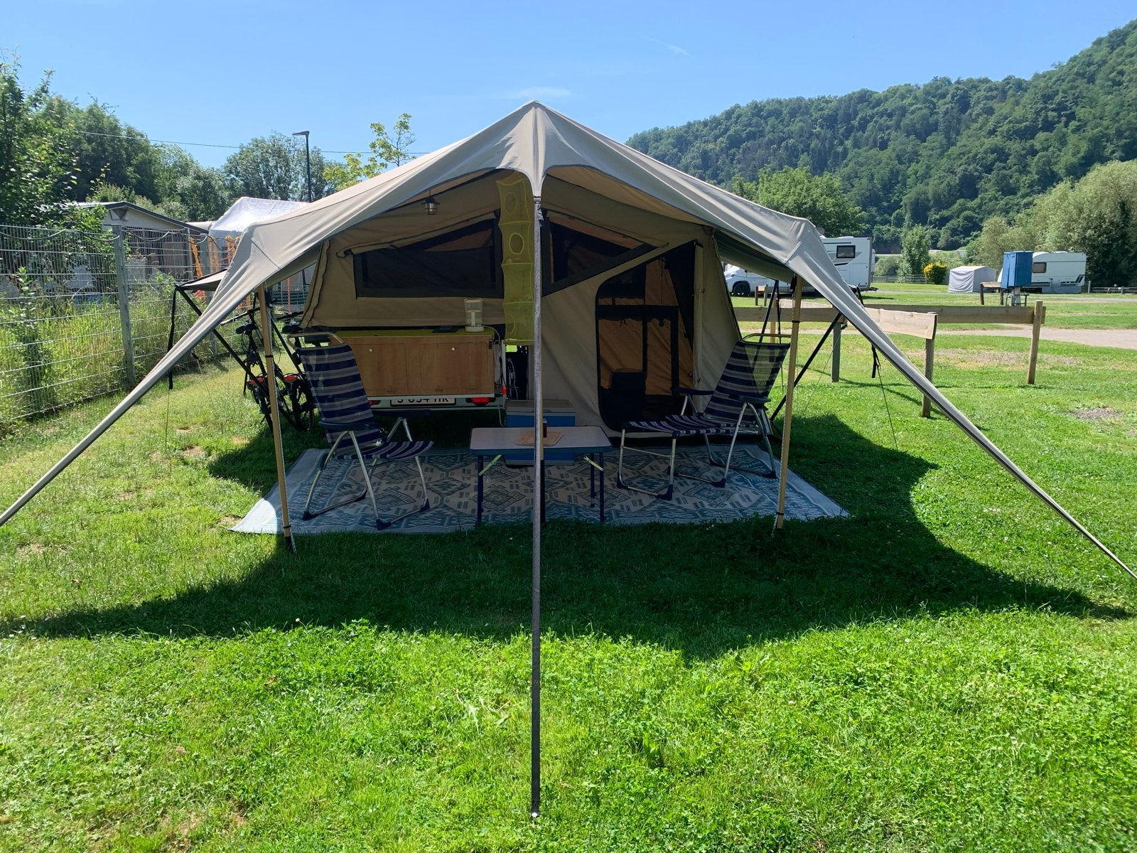 Campooz Fat Freddy 2023 - Robuuste en ruime vouwwagen, Caravans en Kamperen, Vouwwagens, Ophalen, Beige, Aanwezig, Campooz