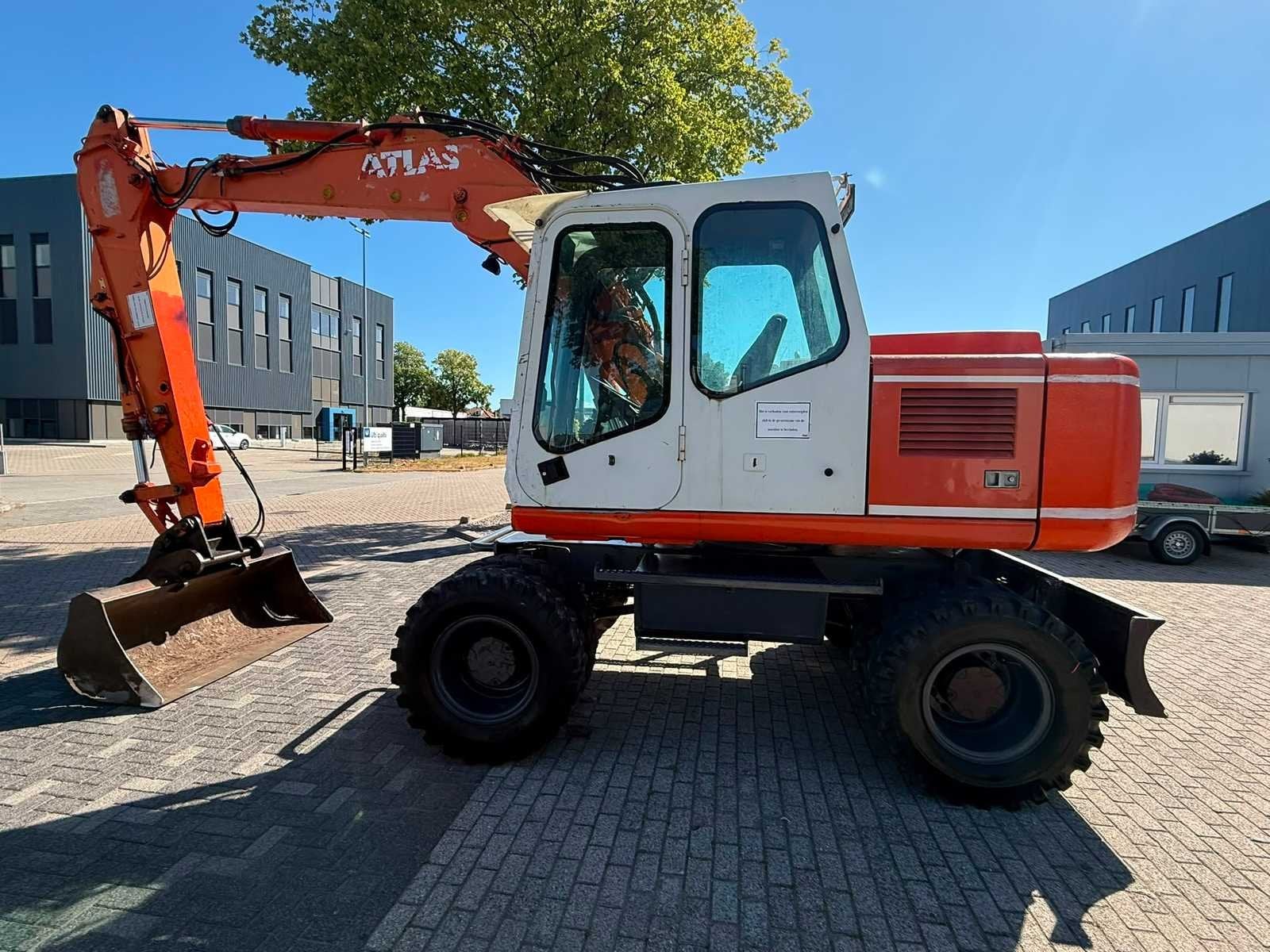 Atlas 1304 Banden graafmachine, Zakelijke goederen, Machines en Bouw | Kranen en Graafmachines, Graafmachine