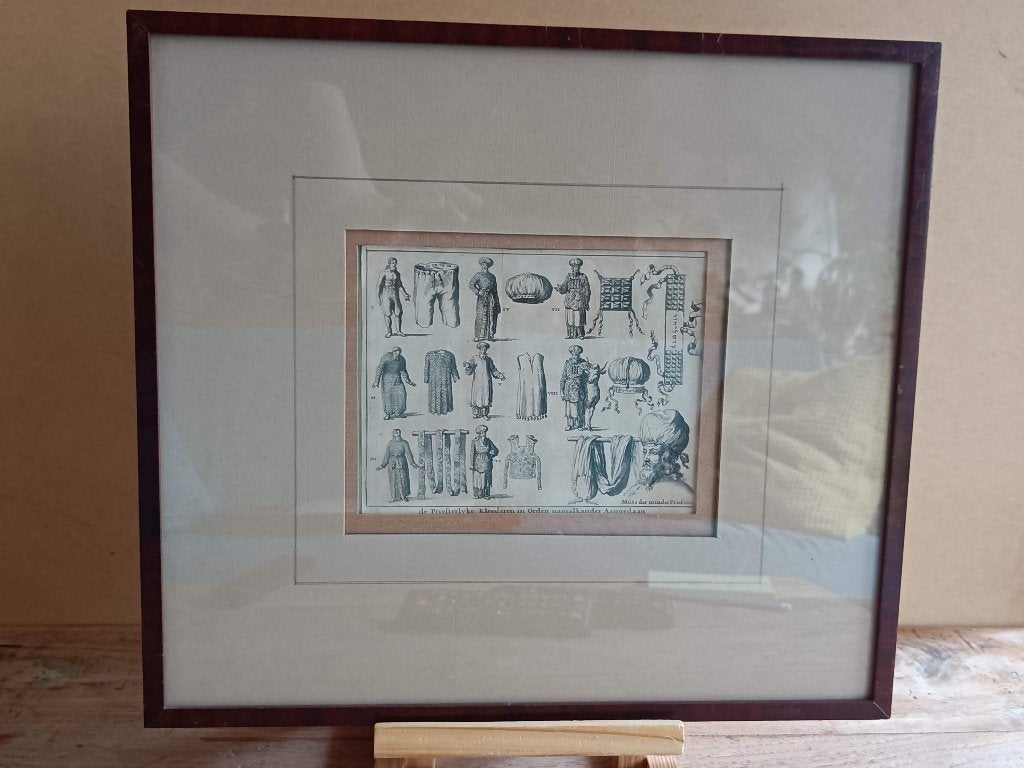 Antieke ets priesterlijke kleding, van of naar Jan Luyken, Antiek en Kunst, Ingelijst, Ets, Religie, 35 cm