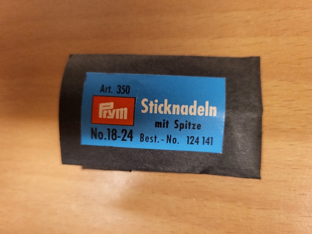 Naalden in pakketje.           Prym., Ophalen of Verzenden, Nieuw, Handborduren, Borduurpakket