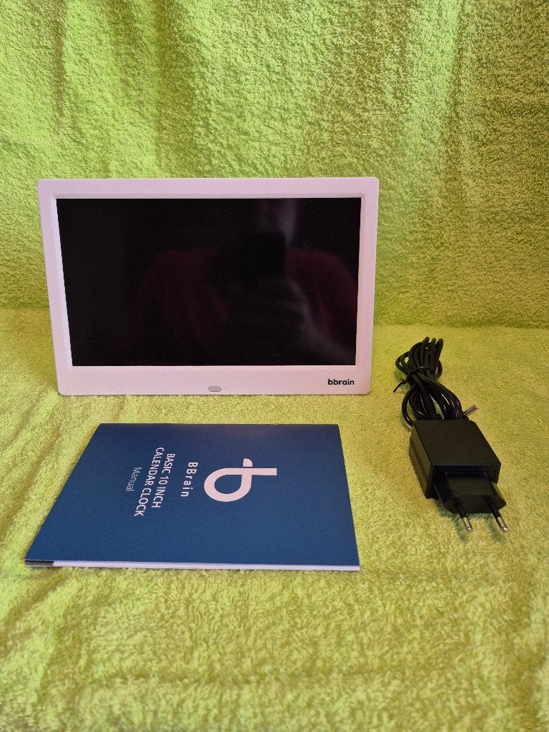 Senioren/dementie klok BBrain Basic 10 inch. Kleur wit., Ophalen of Verzenden, Zo goed als nieuw, Digitaal, Wekker of Tafelklok