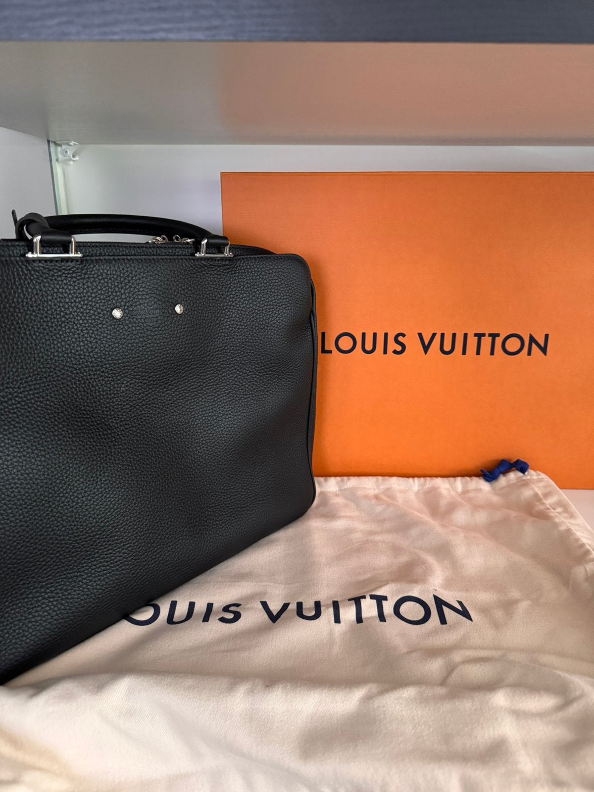 Louis Vuitton Armand Briefcase in zwart Taurillon-leer, Ophalen of Verzenden, Zo goed als nieuw, Zwart, Leer