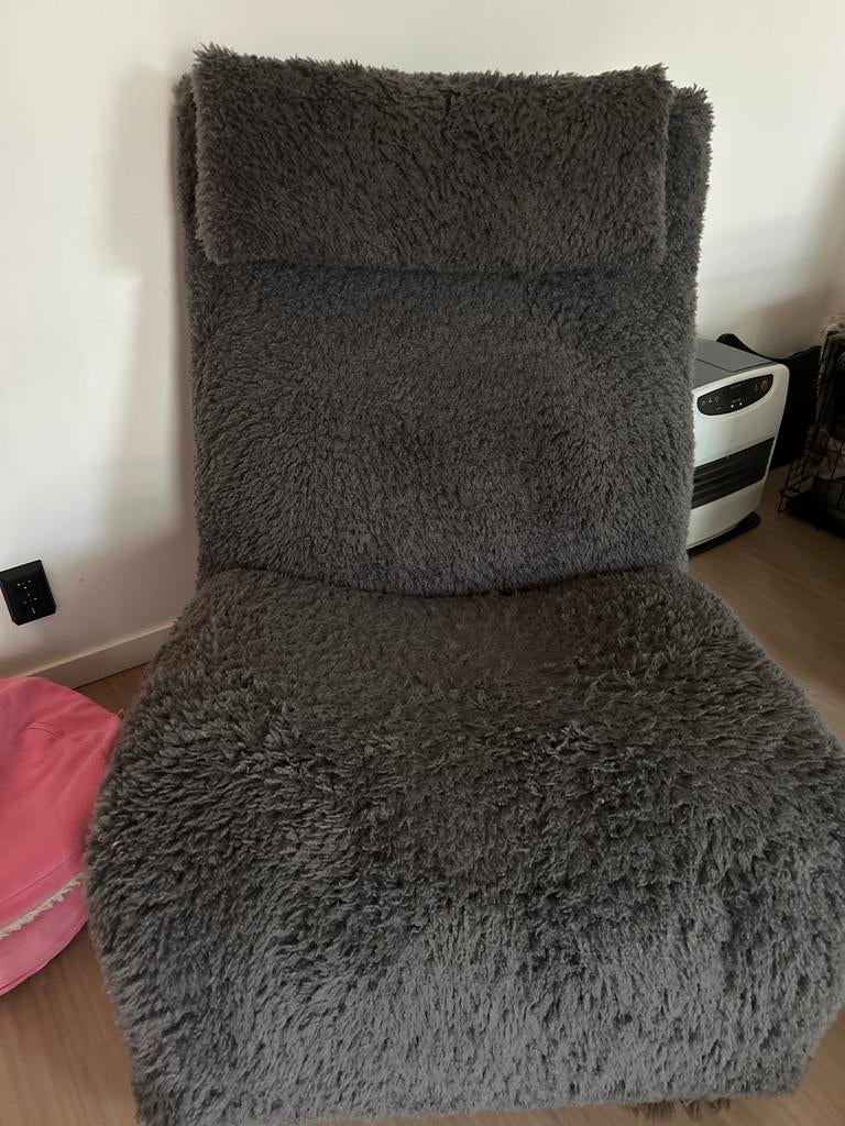 Comfortabele grijze fluffy stoel, Huis en Inrichting, Fauteuils, Ophalen of Verzenden, Zo goed als nieuw