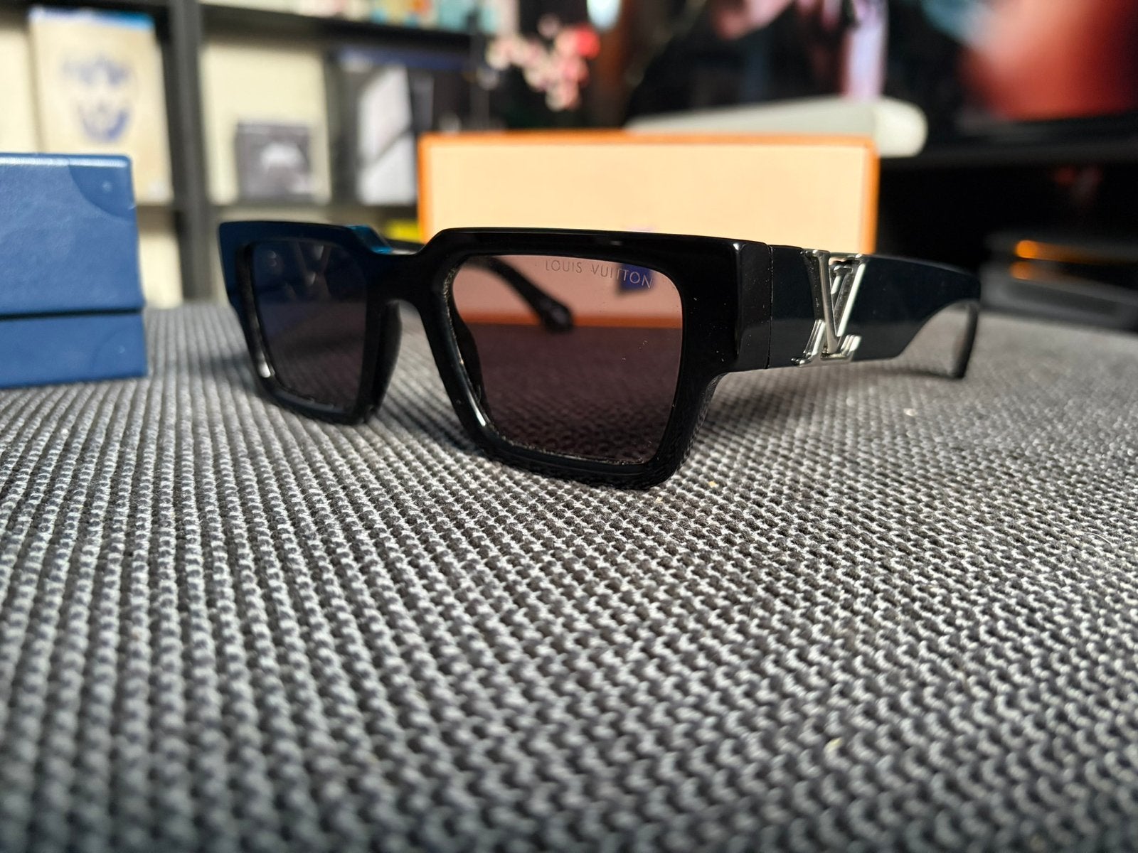 ORIGINEEL! - Louis Vuitton Sleek Square Zonnebril VOLLE SET, Ophalen of Verzenden, Zo goed als nieuw