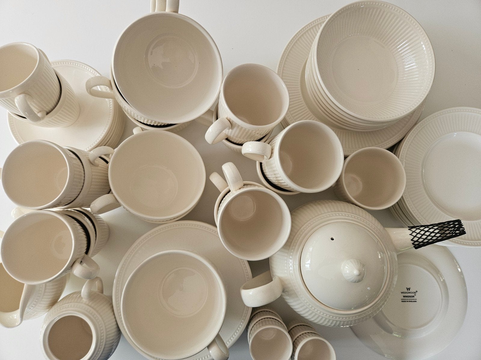 70-delig Wedgewood Windsor servies, Ophalen, Zo goed als nieuw, Porselein, Kop(pen) en/of Schotel(s)