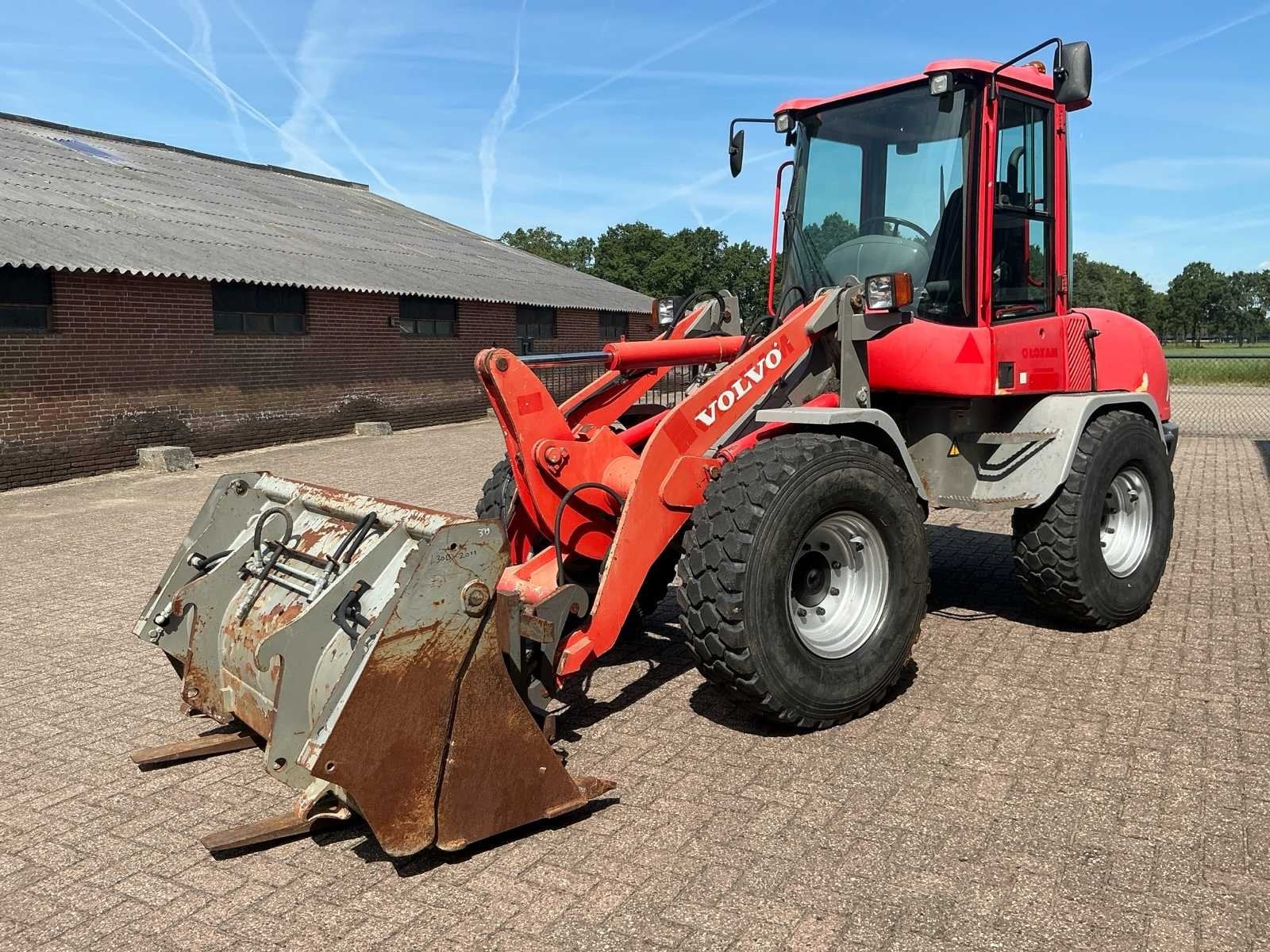 2011 Volvo L30B Shovel, Wiellader of Shovel