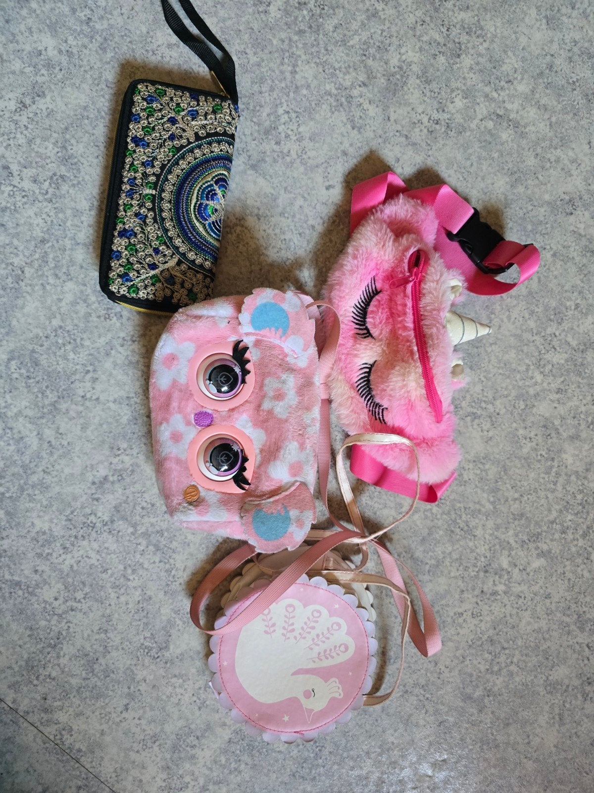Leuke tassen set: 2 roze kindertassen, 1 heuptas en 1 portem, Sieraden, Tassen en Uiterlijk, Tassen | Damestassen, Ophalen, Gebruikt