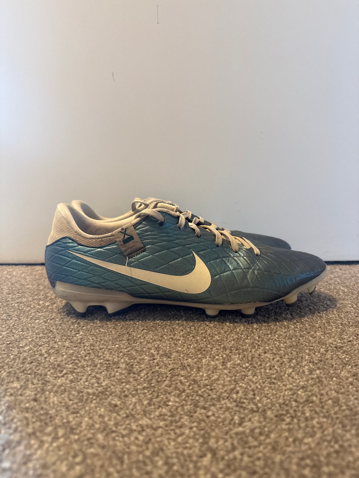 Nike voetbalschoenen maat 40,5, Sport en Fitness, Voetbal, Ophalen of Verzenden, Gebruikt, Schoenen