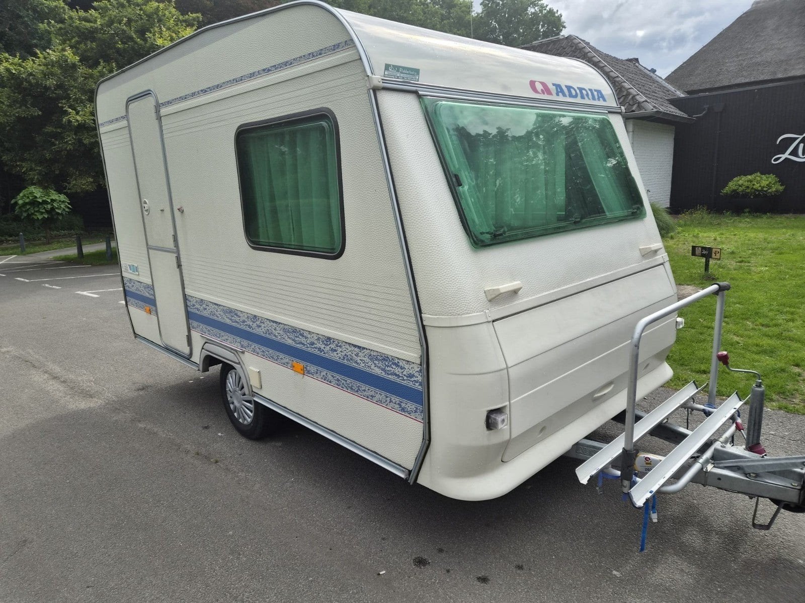Adria Unica 320 DD - compact voortent fietsendrager bj 2000, Treinzit, Tot en met 3, Particulier, Adria