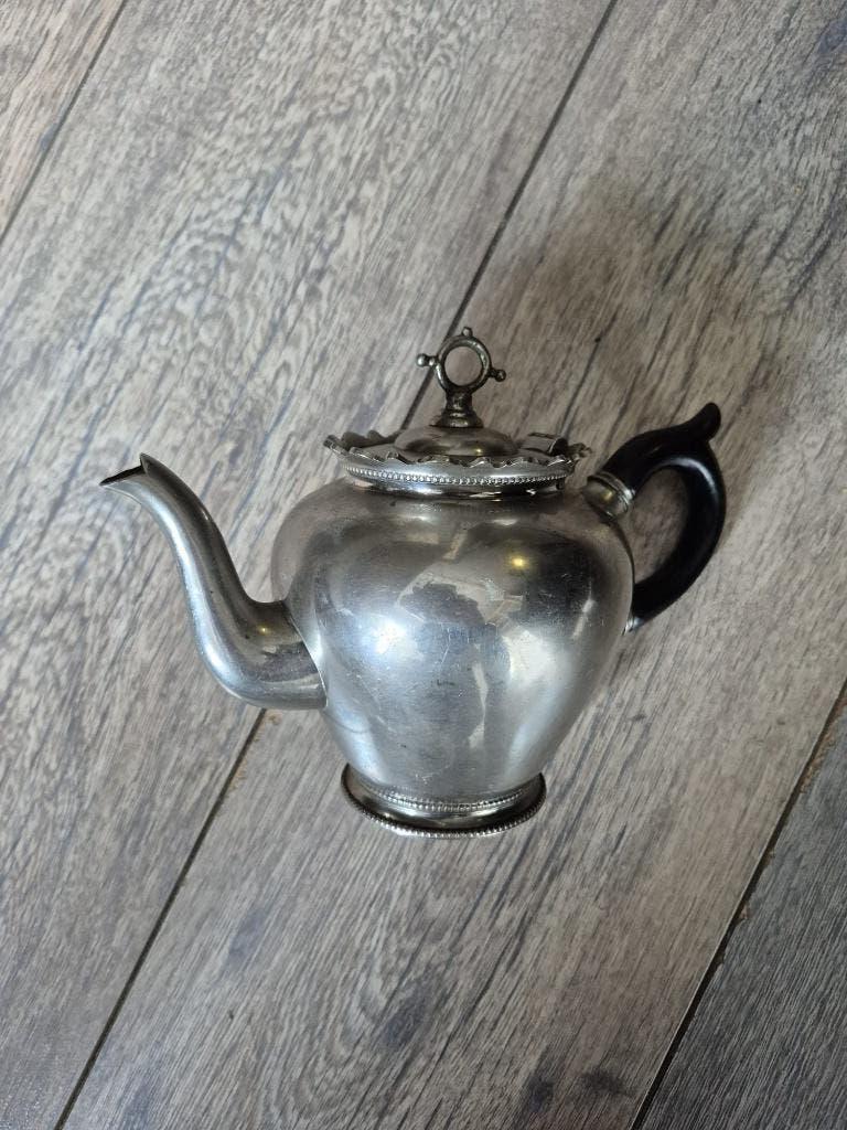 Theepot uit 1693, Antiek en Kunst, Ophalen