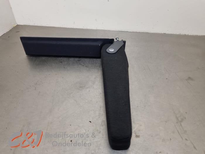 Armleuning van een Opel Vivaro, Gebruikt, -, -, Opel