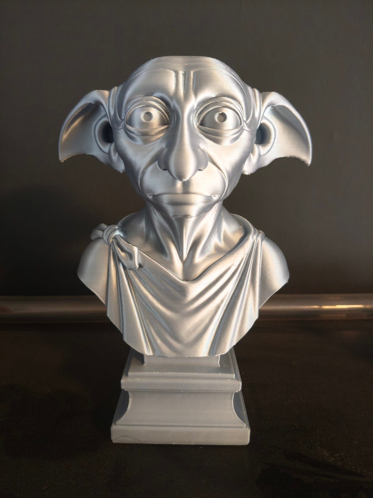 Dobby beeldje Harry Potter - Zilverkleurig - 23cm hoog, Verzamelen, Ophalen of Verzenden, Zo goed als nieuw