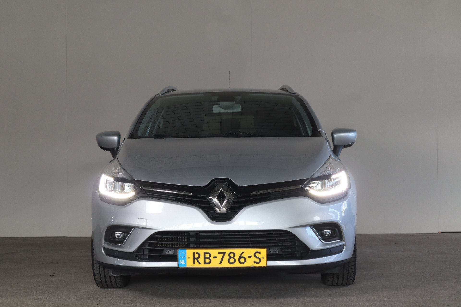Renault Clio Estate 0.9 TCe Intens NL-Auto! (bj 2017), Auto's, 898 cc, 1063 kg, Gebruikt, Euro 6