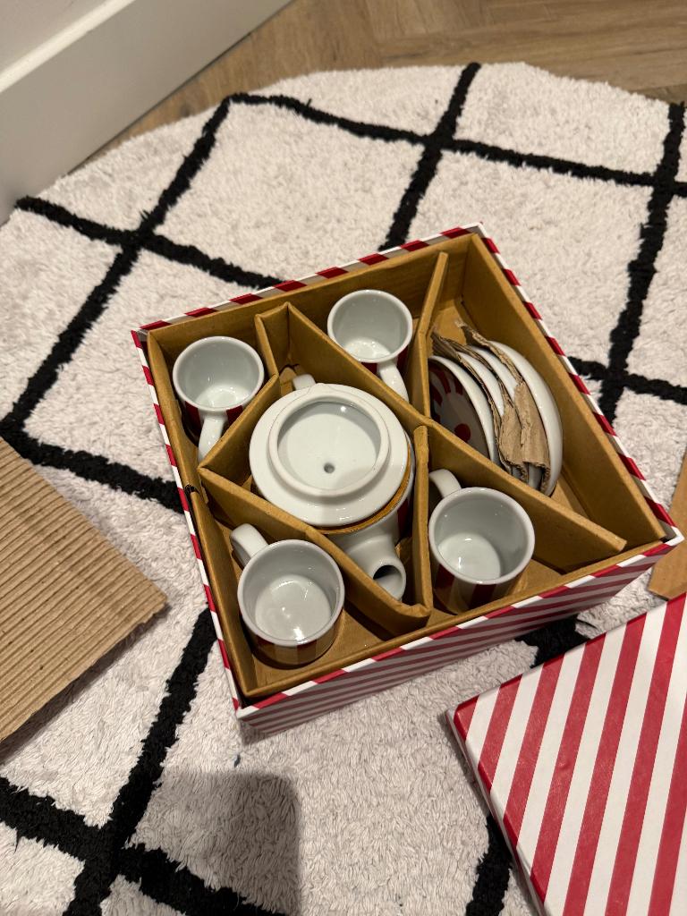 Nieuw rood wit H&M Home streep hart kinder speel servies set, Ophalen of Verzenden, Nieuw, Overige materialen, Speelkeuken-accessoire