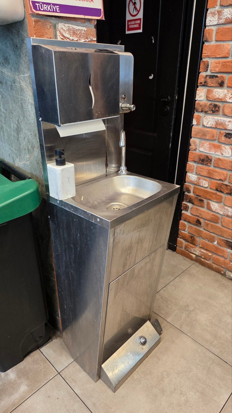 RVS Horeca Kraan met Voetbediening en Wasbak, Ophalen, Gebruikt, Rvs, Kraan