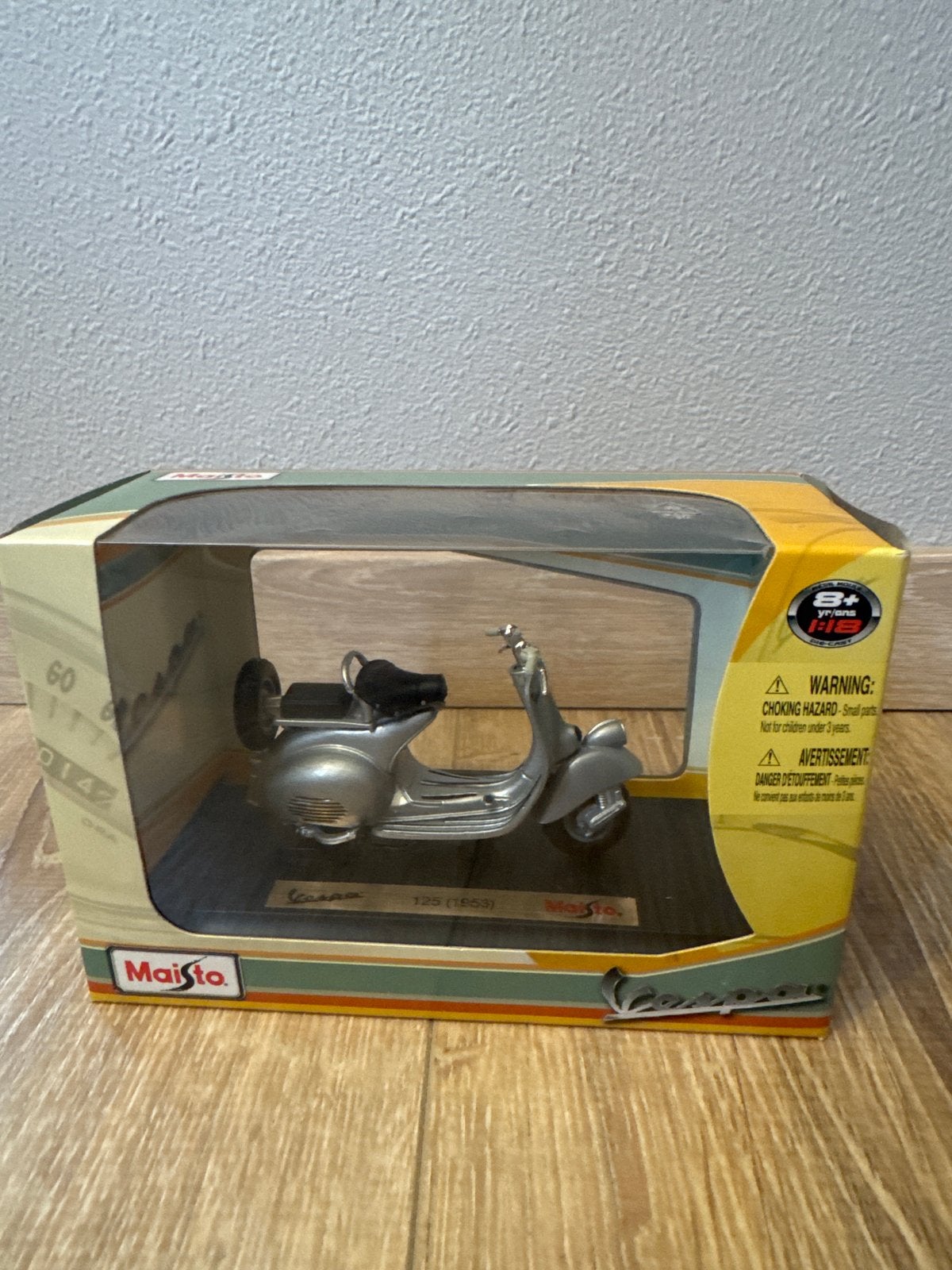 Maisto Vespa 125 (1953) schaalmodel - Nieuw in doos, Ophalen of Verzenden, Nieuw