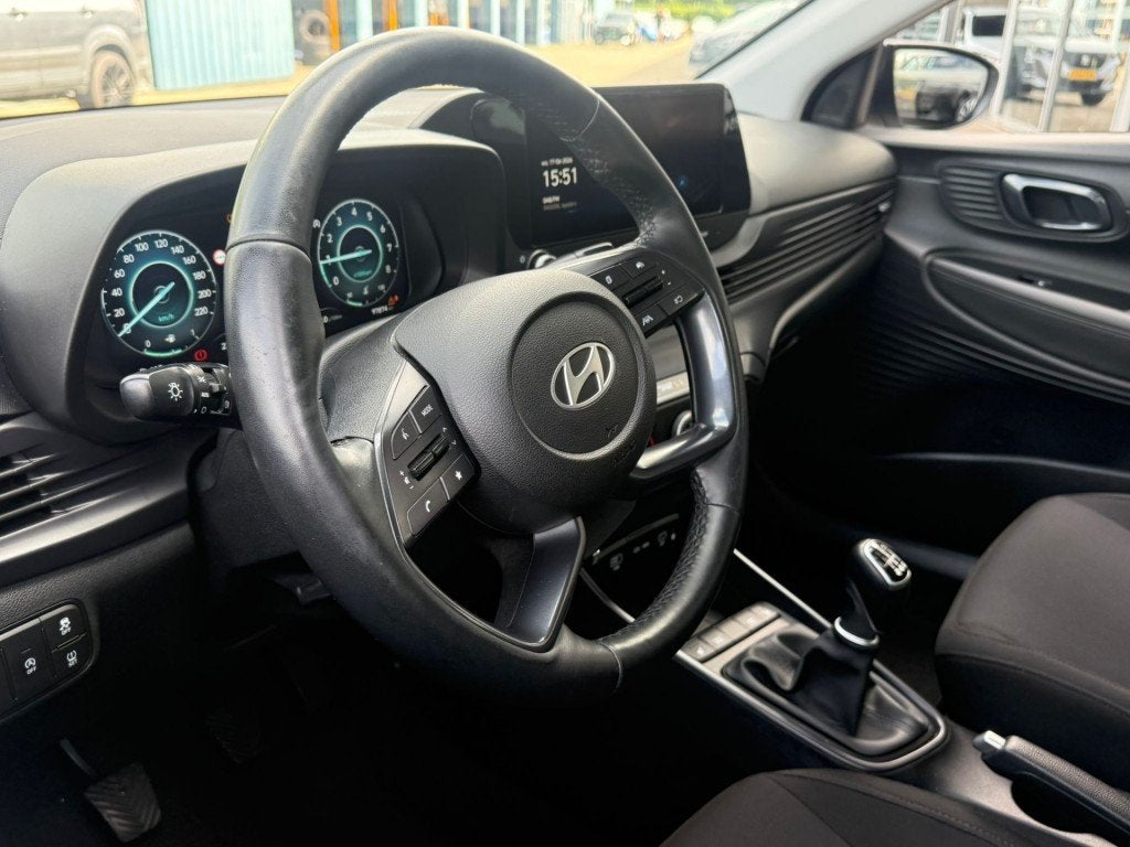 Hyundai i20 1.2 MPI COMFORT 100PK NAVI LMV AIRCO PDC-CAMERA., 101 pk, Gebruikt, 4 cilinders, 988 kg