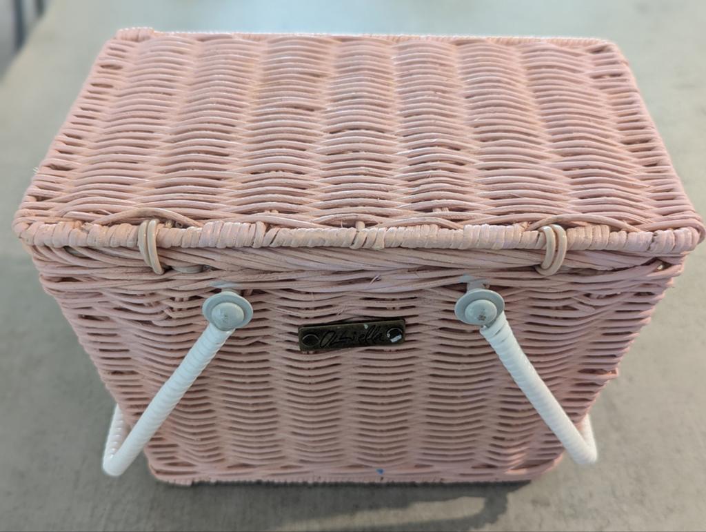 Roze rieten mandje met deksel - Olli Ella, Ophalen, Gebruikt, Zonder inhoud
