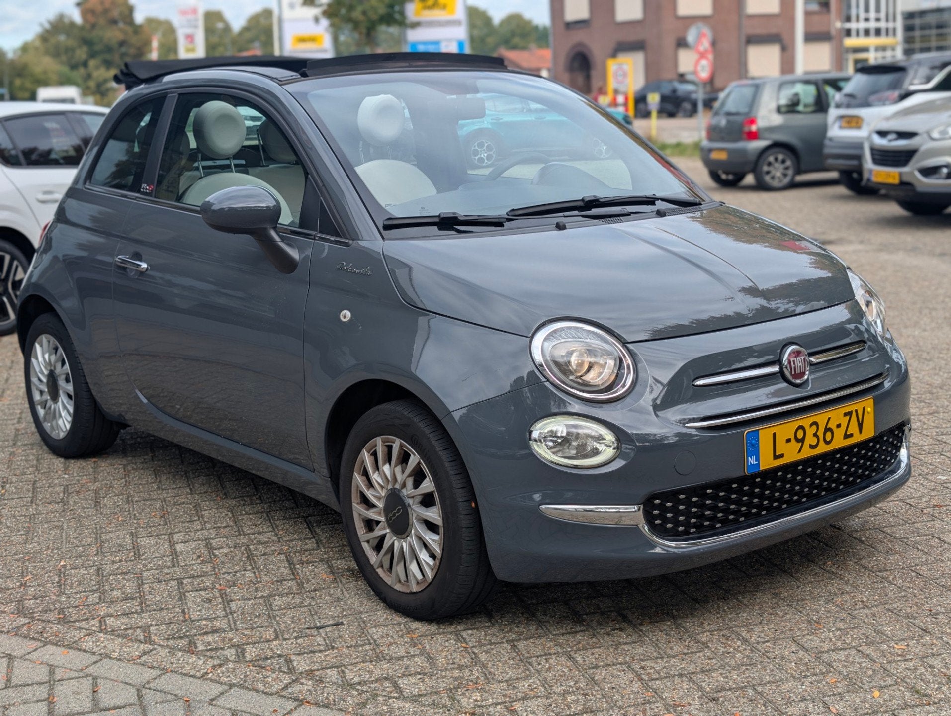 Fiat 500 C 1.0 Hybrid Dolcevita Rijklaar +Bovag Garantie, Auto's, Voorwielaandrijving, 12 maanden, 4 stoelen, Bedrijf