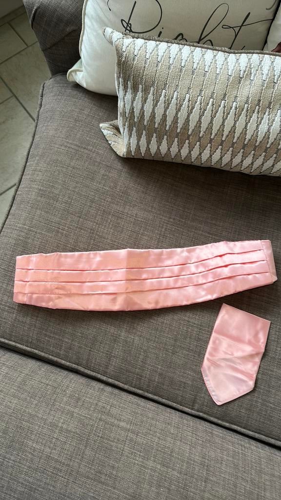 Nieuw roze cumberband met pochet, Ophalen of Verzenden, Nieuw, Roze, Effen