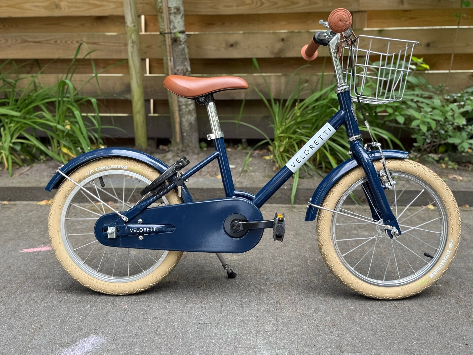 Veloretti Maxi 'Blue Yonder' met mandje en helm, Fietsen en Brommers, Fietsen | Kinderfietsjes, Ophalen, Terugtraprem, Zijwieltjes