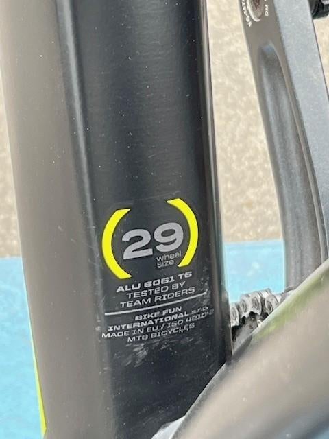 Mountainbike, 45 tot 49 cm, Zo goed als nieuw, Schijfrem, Ophalen