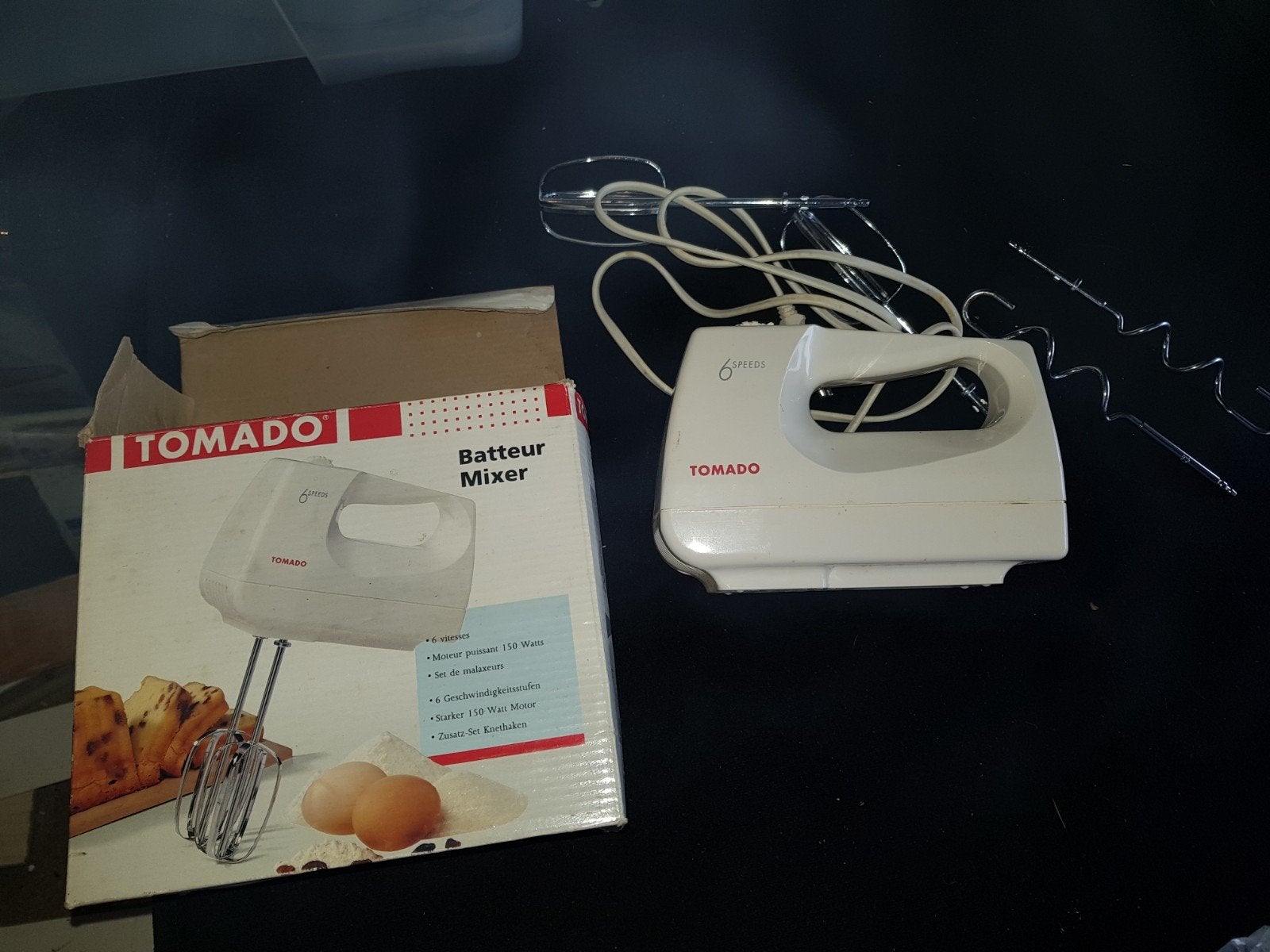 Tomado Handmixer - 6 snelheden - Inclusief gardes, Ophalen of Verzenden, Gebruikt, 3 snelheden of meer
