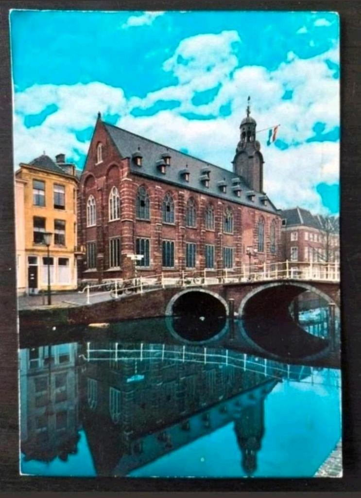 Leiden - Rapenburg met Universiteit (Olympische Spelen 1972), Ophalen of Verzenden, 1960 tot 1980, Gelopen, Zuid-Holland