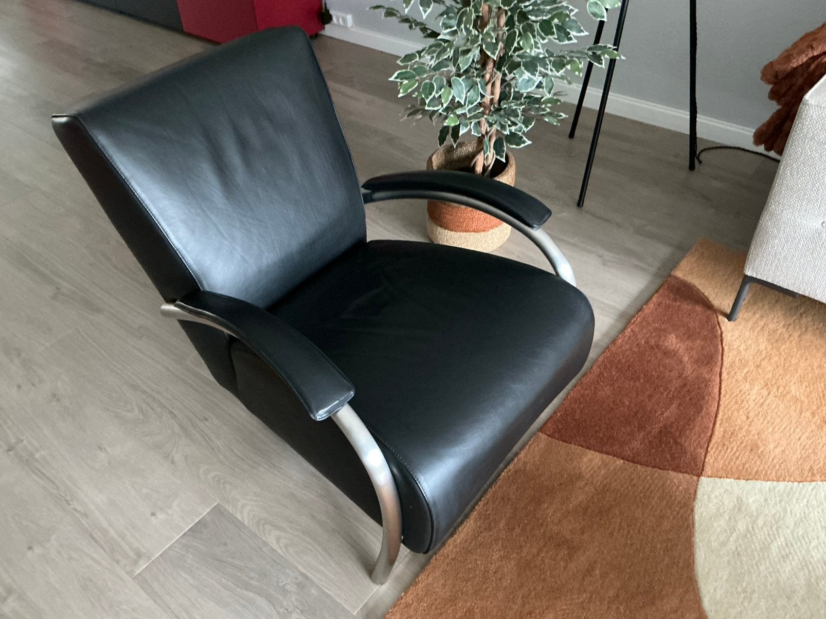 2 stuks Molinari Accademia zwart lederen fauteuils, Ophalen, Eenpersoons, Zo goed als nieuw, Minder dan 150 cm