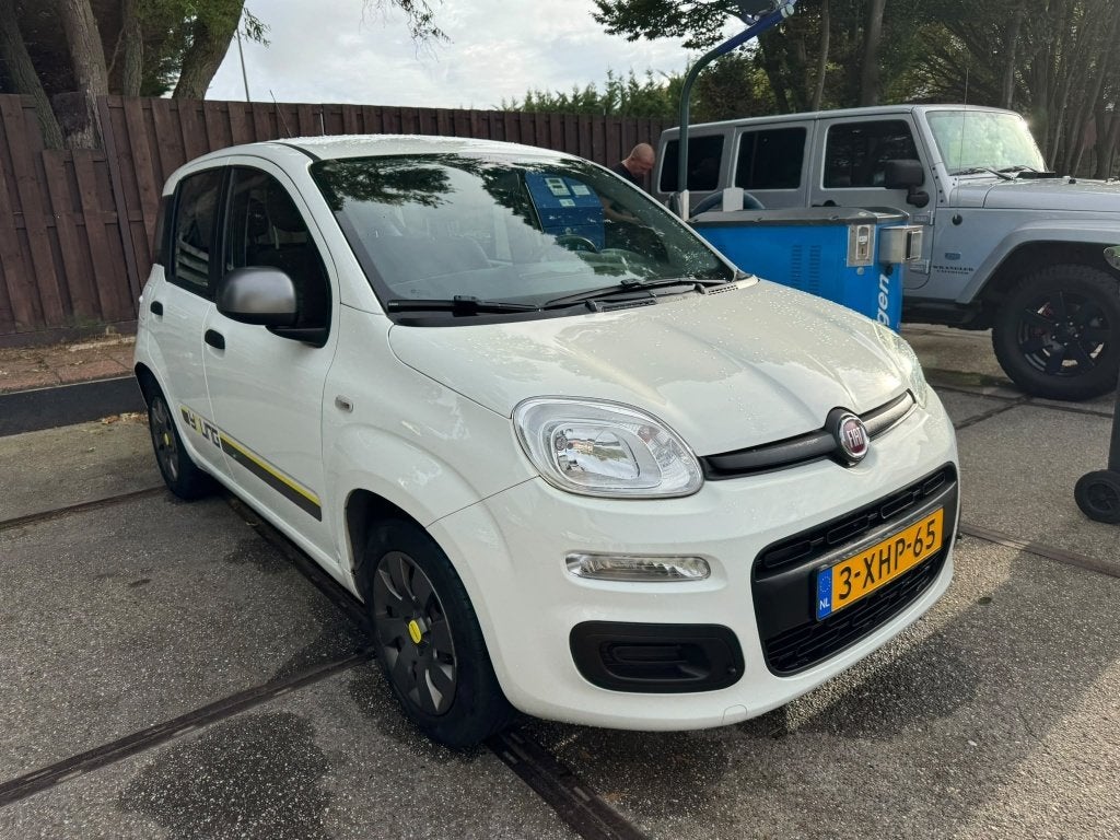 Fiat Panda 0.9TwinAir | Winterset | 104.400 km | APK 08-2027, Voorwielaandrijving, 31 €/maand, Panda, Wit