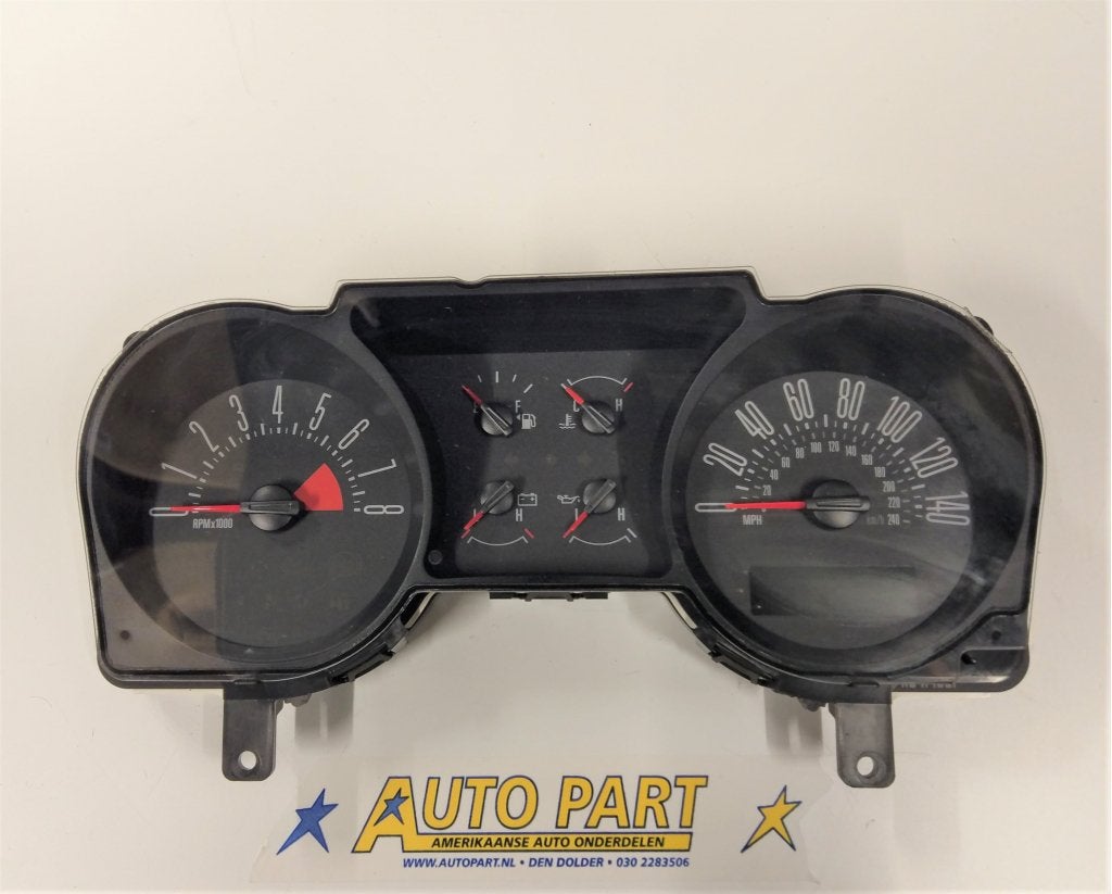 Ford Mustang 2006 dashboard klok