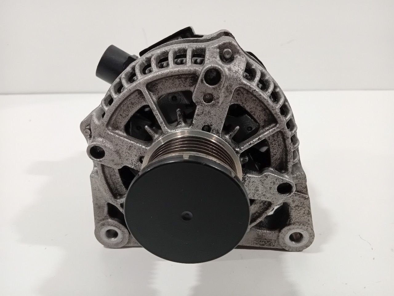 Dynamo Ford Fiesta, Onderdelen@venauto.nl, Van der Ven Autorecycling B.V., Gebruikt, Ettenseweg 76, 4706 PB Roosendaal, The Netherlands