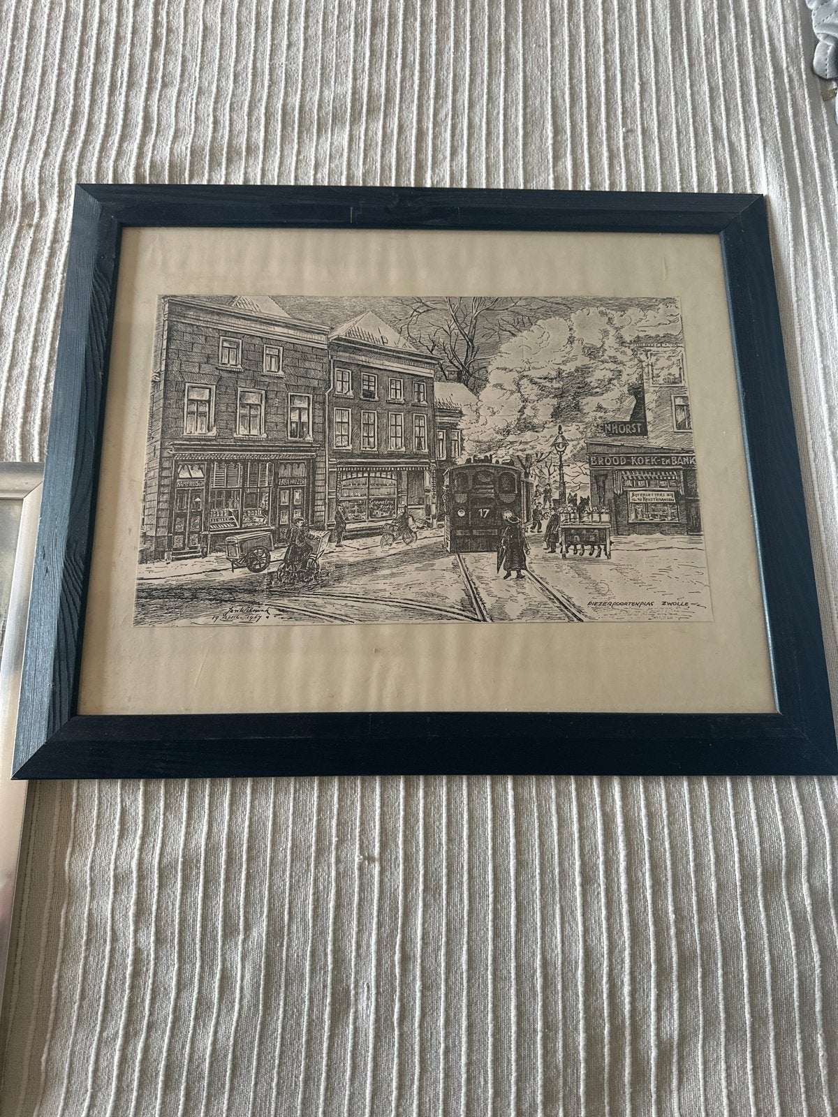Antieke Gravure: Stadsgezicht met Tram en Winkels, Antiek en Kunst, Ophalen, Ingelijst, 1800 - 1899, Stadsgezicht