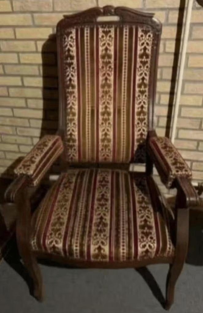 Fauteuil, mooie antieke stoel mooie bekleding; pianokrukje, Ophalen