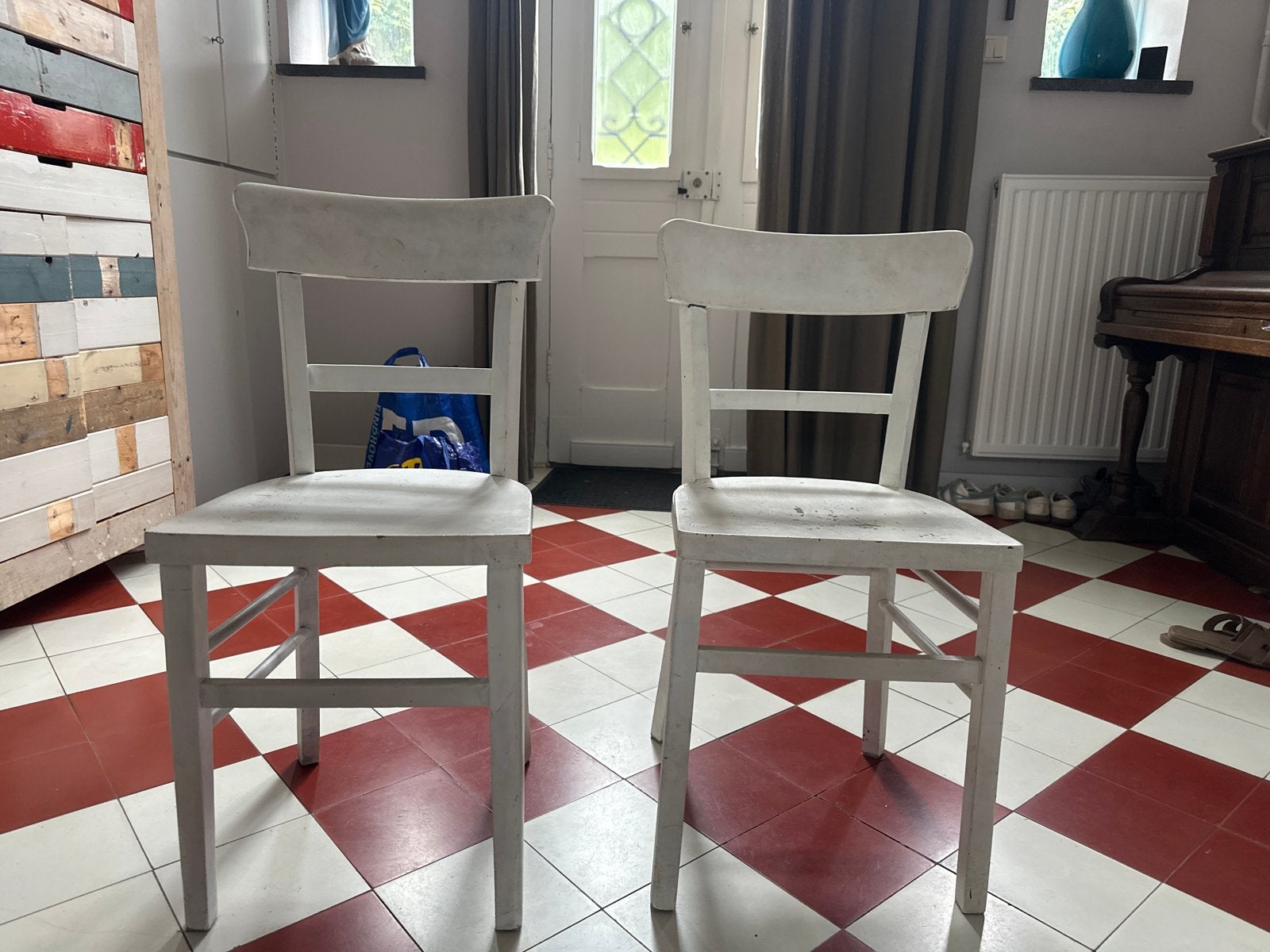 Set van 2 witte houten stoelen - Gebruikt, Gebruikt, Twee, Wit, Ophalen of Verzenden
