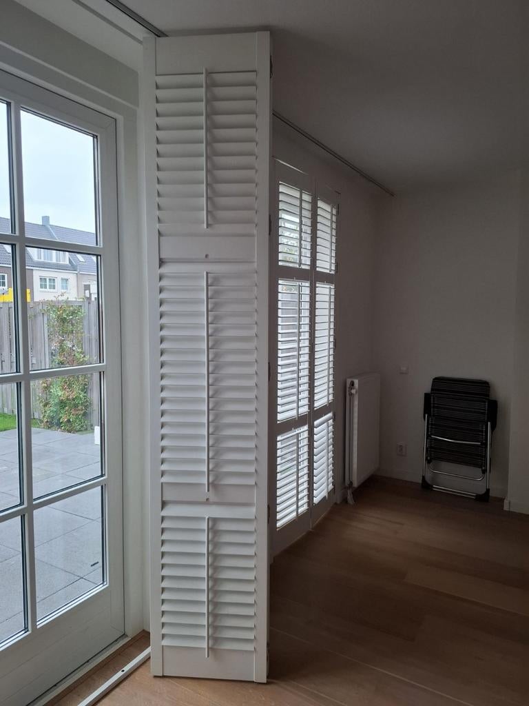 Mooie kamer hoge shutters, Ophalen, 200 cm of meer, Wit, Zo goed als nieuw