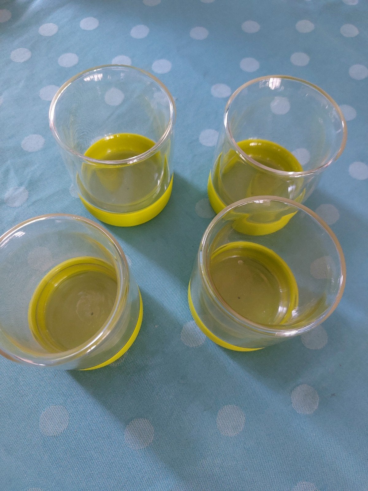 Dubbelwandige koffie- of theeglazen (4 stuks), Geel, Ophalen of Verzenden, Zo goed als nieuw, Glas