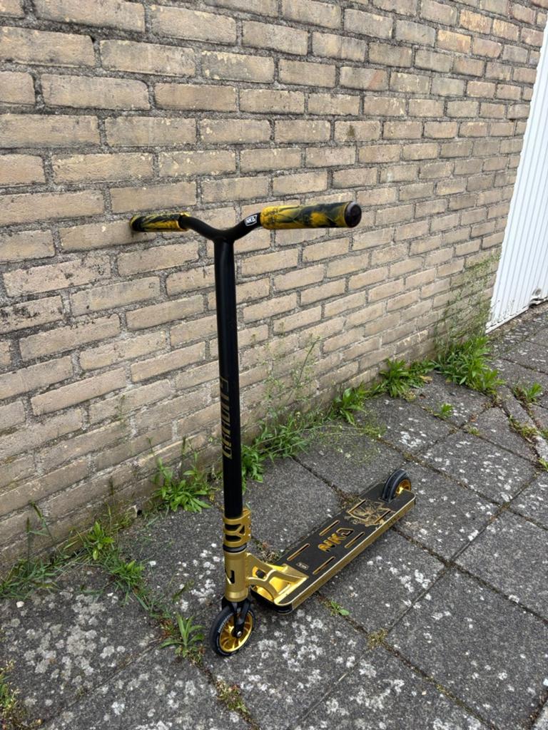 Super step NKA - Goud/Zwart Stuntstep, Fietsen en Brommers, Steps, Ophalen, Zo goed als nieuw, Gewone step, NKA
