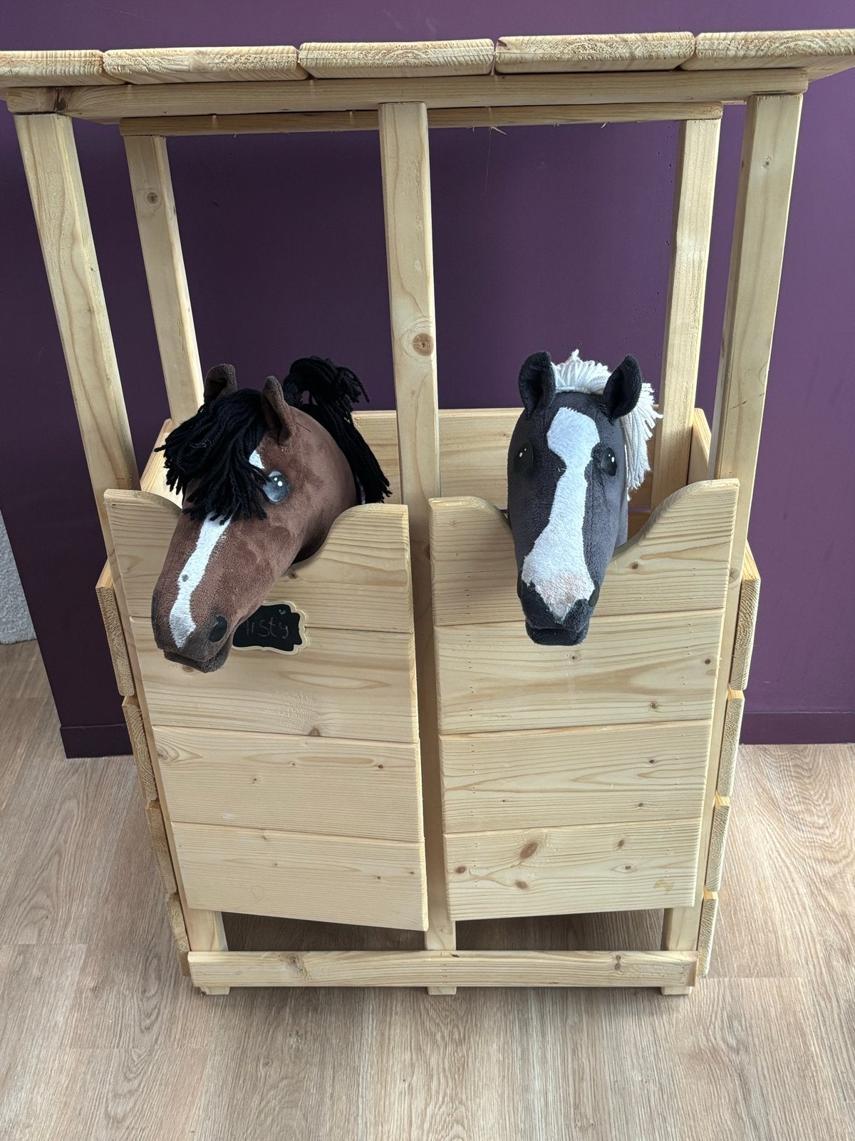 Hobbyhorse met stal - Speelplezier voor paardenliefhebbers, Kinderen en Baby's, Speelgoed | Overig, Ophalen, Gebruikt, Jongen of Meisje