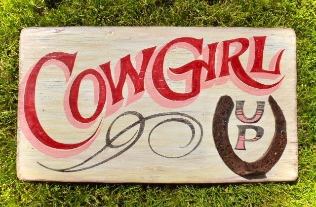 Handgeschilderd tekst bord Cowgirl / western / pinstripe, Western, 31 cm, Hout, Meerkleurig
