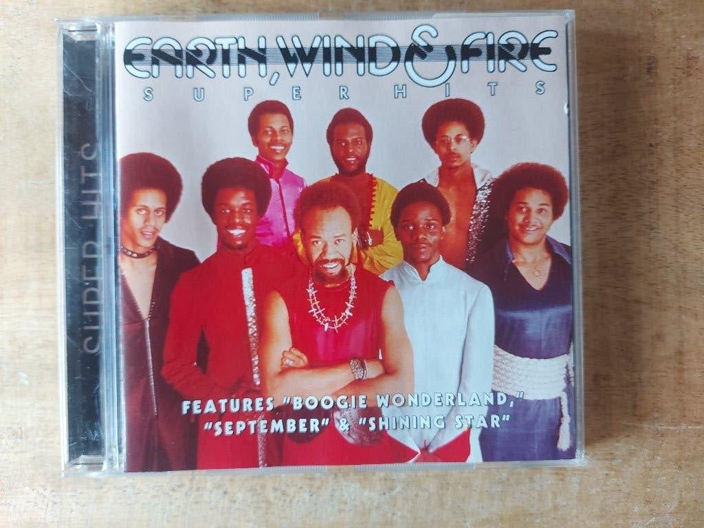 CD Earth, Wind & Fire – Super Hits, Ophalen of Verzenden, Zo goed als nieuw